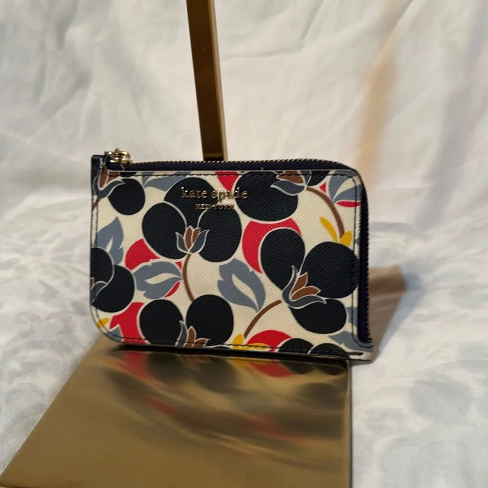 Kate Spade Compact Wallet with Keyring - Picture 2 of 6